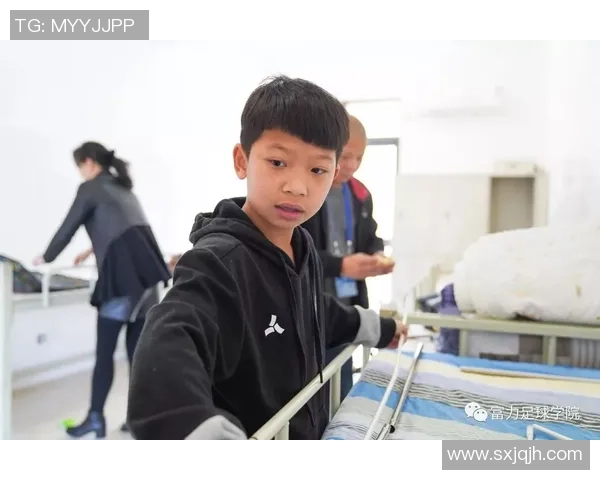 足球新料揭秘:最新战术分析与球员动态全方位解读